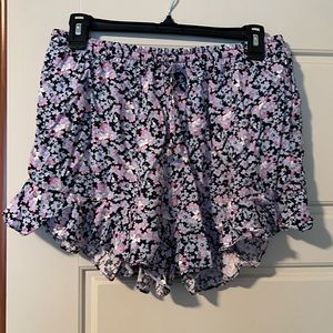 Floral ruffle shorts